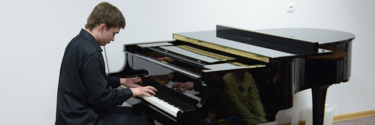 Koncert fortepianowy w wykonaniu Piotra Jaworskiego