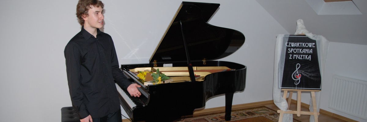 Czwartkowe spotkania z muzyką ropoczęte