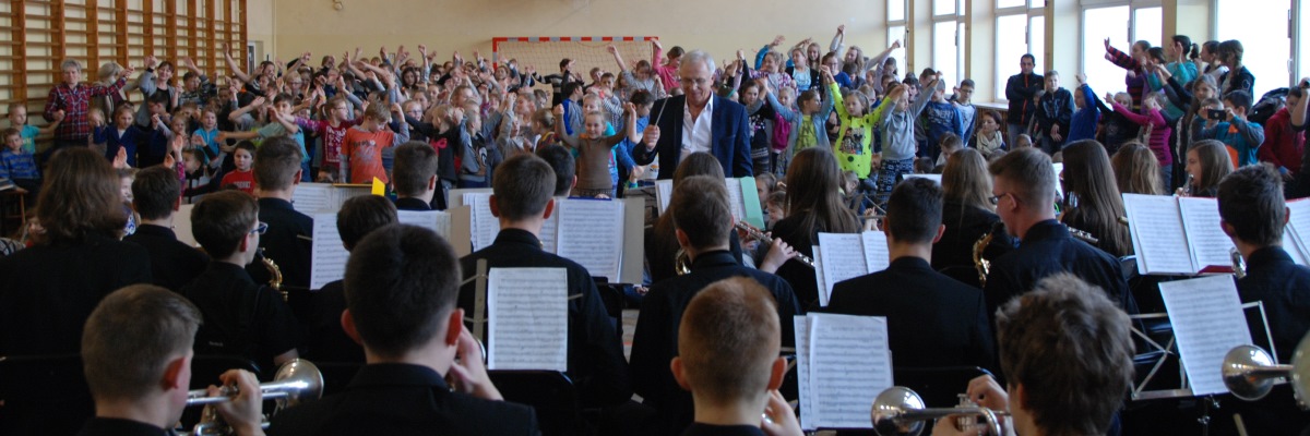 Młodzieżowa Orkiestra Dęta w Szkole Podstawowej w Brzostku